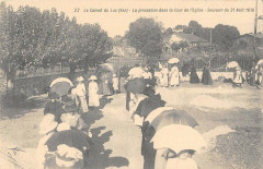 Le Cannet Du Luc La Procession Dans La Cour De L'Eglise (pas courante