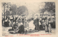 Marche Aux Chiffons Dans Le Finistere