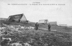 Pierre Sur Haute Le Hameau De La Richarde