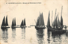 Le Croisic Barques De Peche Dans Le Traict au Croisic
