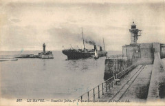 Le Havre Nouvelles Jetees Transatlantique Sortant Du Port au Havre