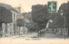 Carte postale ancienne Les Réfectoires
                                                                     à Noisiel
                                