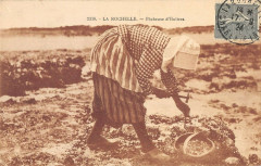 La Rochelle Pecheuse D'Huitres à La Rochelle