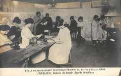 Ecole d'Enseignement Technique Féminin - Avenue d'Orléans - L'Atelier, Séance de dessin d'après machines à Paris 14e