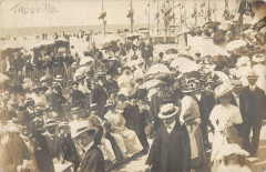 Trouville Carte Photo Sur La Plage Grosse Animation