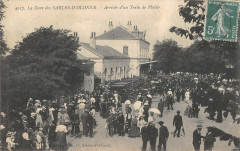 La Gare Des Sables D'Olonne Arrivee D'Un Train De Plaisir -
													85 Vendée
												