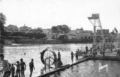 Joinville Le Pont Les Jeux A La Baignade -
																					94340 Joinville-le-Pont
																			
