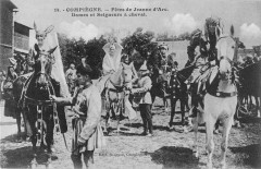 Compiegne Fetes De Jeanne D'Arc Dames Et Seigneurs A Cheval à Compiègne
