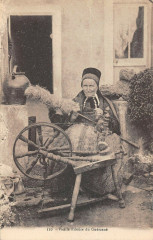 Vieilel Fileuse Du Guemene