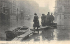 Carte postale ancienne Inondations de Paris (Janvier 1910) - Boulevard Diderot vers le Quai de la Rapée
                                                                     à Paris 12e
                                