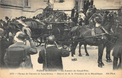 La Journée du Grand-Prix - Champ de Courses de Longchamp - Départ de Monsieur le Président de la République à Paris 16e