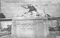 Peronne Monument Aux Morts à Péronne