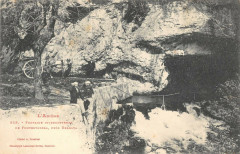 Ariege Fontaine Intermittente De Fontestorbes Pres Belesta à Bélesta