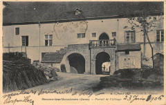 Beaume Les Messieurs Portail De L'Abbaye