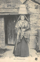 Les Pyrenees Porteuse D'Eau