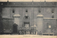 Courbevoie Entree De La Caserne à Courbevoie