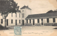 Ambert College Cour Interieure De L'Ecole à Ambert