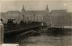 Paris Le Pont de Carrousel Inondations 1910 à Paris