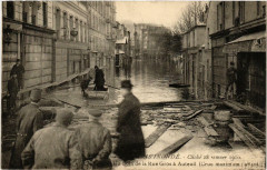 Carte postale ancienne Paris inondé - Cliché 28 Janvier 1910 - Un Coin de la Rue Gros à Auteuil
                                                                     à Paris 16e
                                