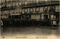 Carte postale ancienne Crue de la Seine - La rue de Lyon
                                                                     à Paris 12e
                                