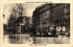 Carte postale ancienne Souvenir des Inondations de Janvier 1910 - Avenue Ledru-Rollin
                                                                     à Paris 12e
                                
