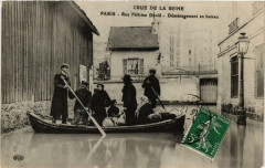 Carte postale ancienne Crue de la Seine - Rue Félicien David - Déménagement en bateau
                                                                     à Paris 16e
                                