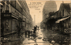 Carte postale ancienne Paris inondé - Cliché du 28 Janvier 1910 - Rue de Lourmel à Grenelle
                                                                     à Paris 15e
                                