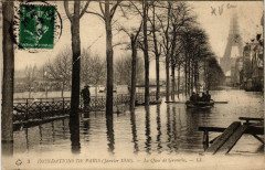 Carte postale ancienne Inondations de Paris (Janvier 1910) - Le Quai de Grenelle
                                                                     à Paris 15e
                                