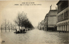 Carte postale ancienne Crue de la Seine - Quai de la Rapée vu du Pont de Bercy
                                                                     à Paris 12e
                                
