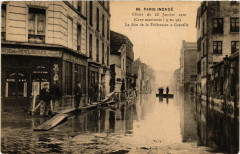Carte postale ancienne Paris inondé - Cliché du 28 Janvier 1910 - La Rue de la Fédération à Grenelle
                                                                     à Paris 15e
                                