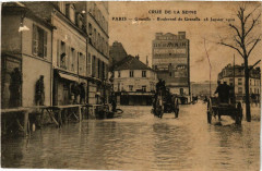Carte postale ancienne Crue de la Seine - Grenelle - Boulevard de Grenelle 28 Janvier 1910
                                                                     à Paris 15e
                                