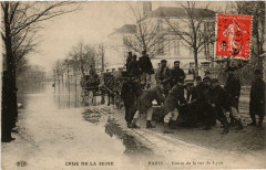 Carte postale ancienne Crue de la Seine - Entrée de la rue de Lyon
                                                                     à Paris 12e
                                