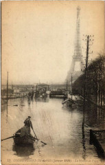 Carte postale ancienne Inondations de Paris (Janvier 1910) - La Station de Passy
                                                                     à Paris 15e
                                