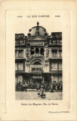 Carte postale ancienne Paris 7e Au Bon Marché Entrée des Magasins Rue de Sevres
                                                                     à Paris 6e
                                