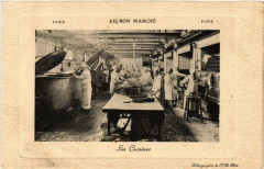 Carte postale ancienne Paris 7e Au Bon Marché Les Cuisines
                                                                     à Paris 7e
                                