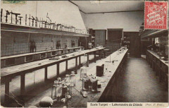 Carte postale ancienne Paris - Ecole Turgot - Laboratoire de Chimie
                                                                     à Paris 3e
                                