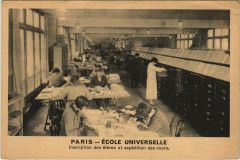 Carte postale ancienne Ecole Universelle - Inscription des élèves et expédition des cours
                                                                     à Paris 16e
                                