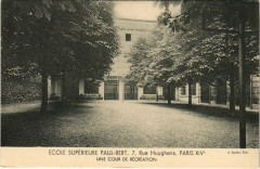 Carte postale ancienne Ecole Supérieure Paul-Bert - Une Cour de Récréation
                                                                     à Paris 14e
                                