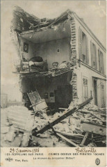Carte postale ancienne Les Zeppelins Sur Paris La Maison du Brigadier Bidault
                                                                     à Paris
                                