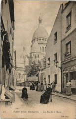 Montmartre - La Rue de la Barre à Paris 18e