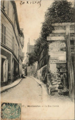 Carte postale ancienne La rue Cortot à Montmartre
                                                                     à Paris 18e
                                