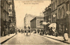 Rue Lemercier - Marché des Batignolles. à Paris 17e
