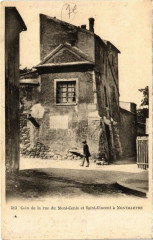 Carte postale ancienne Montmartre - Un coin des rues du Mont-Cenis et Saint-Vincent
                                                                     à Paris 18e
                                