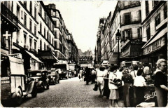 Rue Lepic à Paris 18e