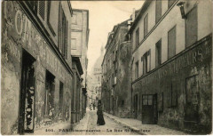 Montmartre - La Rue Saint-Rustique à Paris 18e