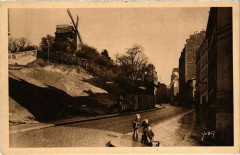 Carte postale ancienne Moulin de la Galette - Rue Lepic
                                                                     à Paris 18e
                                
