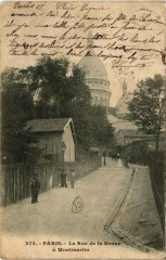 Carte postale ancienne La Rue de la Bonne à Montmartre
                                                                     à Paris 18e
                                