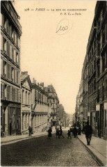 Carte postale ancienne La Rue de Clignancourt
                                                                     à Paris 18e
                                