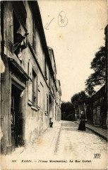 Carte postale ancienne Vieux Montmartre - La Rue Cortot
                                                                     à Paris 18e
                                