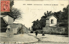 Carte postale ancienne Montmartre - La Rue de la Bonne
                                                                     à Paris 18e
                                